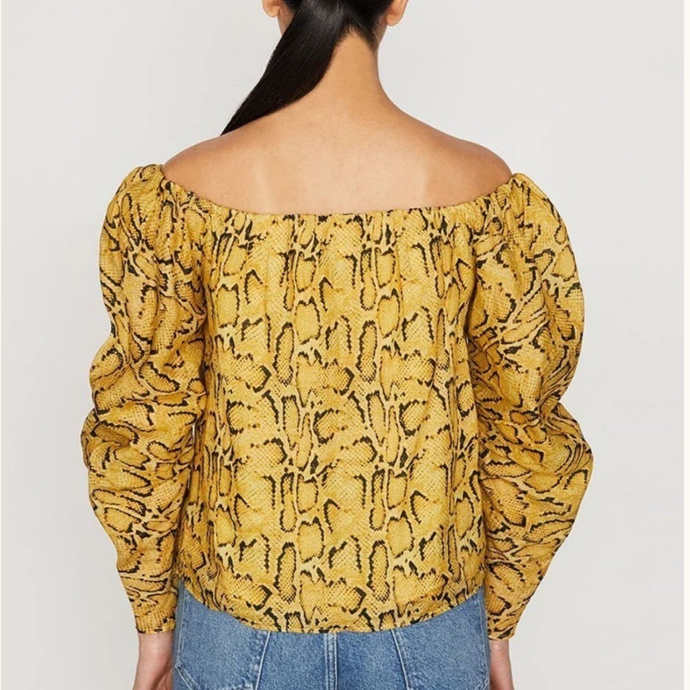 FRAME NWOT Off Shoulder Billow Top in Python Sz MEDIUM - Picture 2 of 2
